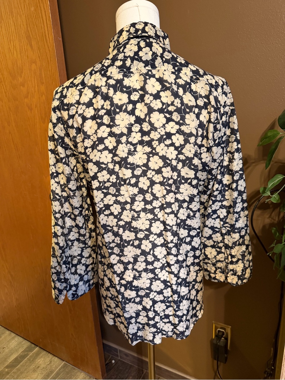 Ralph Lauren Navy Floral Button-Down Shirt with White Blossoms - Picture 5 of 6